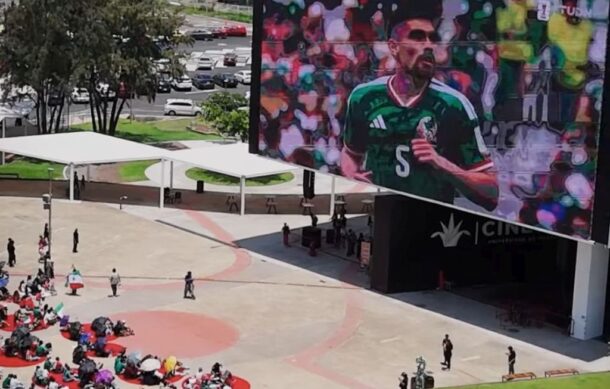 Pantalla gigante de la UdeG reúne a aficionados del Mundial