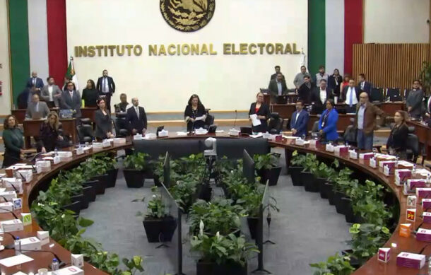 INE toma protesta a dirigentes de dos nuevos partidos políticos