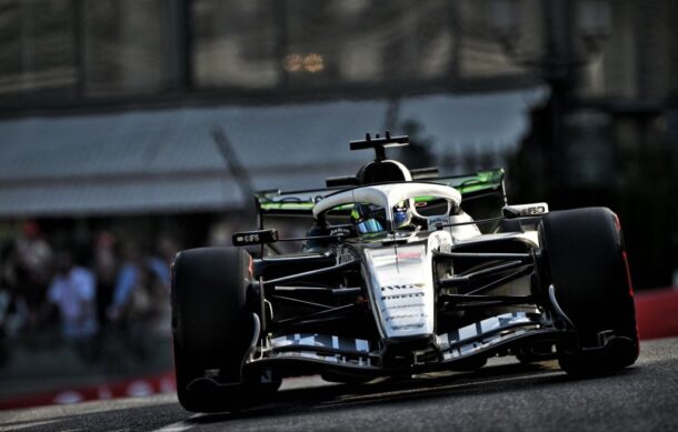 Leclerc conquista Silverstone; Checo Pérez termina en el lugar 15